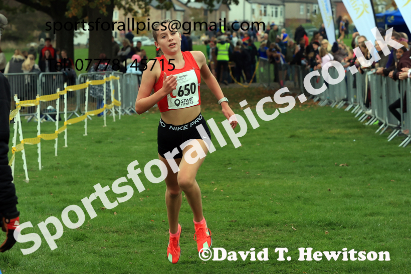 Girls Under-15s relay, 2025 Northern Cross Country Relays, Graves Park, Sheffield. Photo: David T. Hewitson/Sports for All Pics